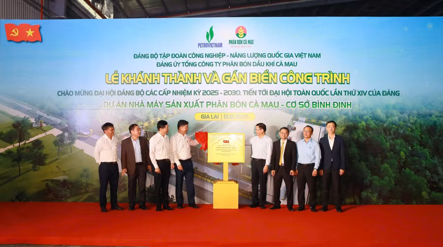 anh-2-gan-bien-cong-trinh.jpg