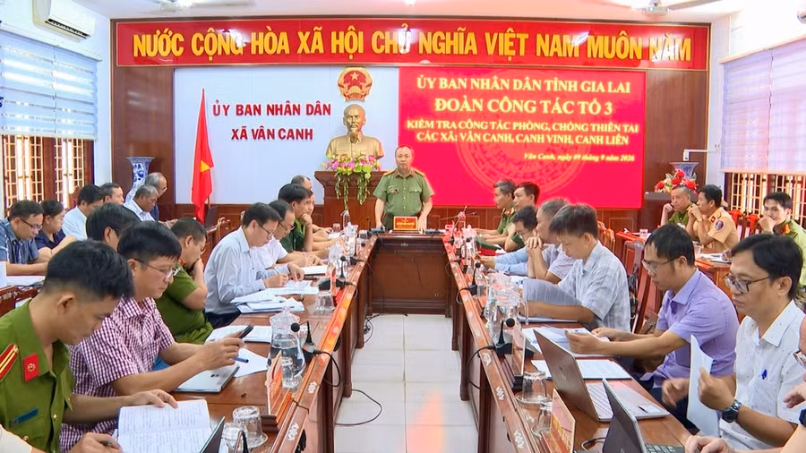 quang-canh-buoi-lam-viec-voi-3-xa-van-canh-canh-vinh-va-canh-lien.jpg