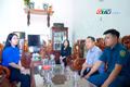 Hai nữ cử nhân tình nguyện nhập ngũ 