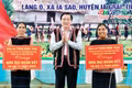 Trưởng ban Nội chính Trung ương Phan Đình Trạc chung vui Ngày hội Đại đoàn kết với bà con làng Ó