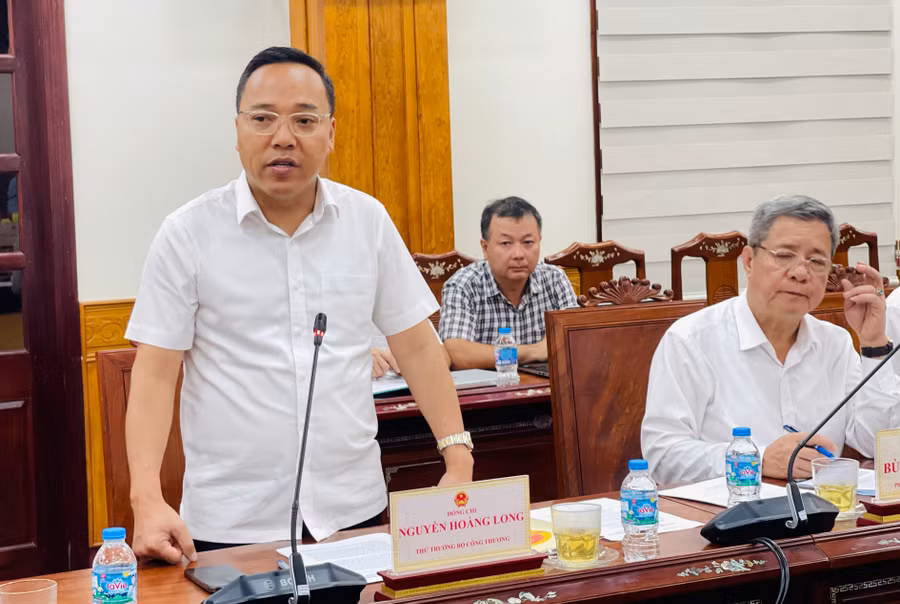 2-bo-ct-lam-viec-ubnd-tinh.jpg
