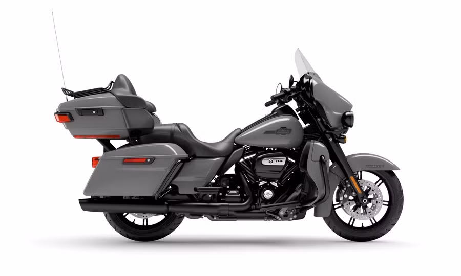 2024-ultra-limited-m02b-motorcycle-01.jpg