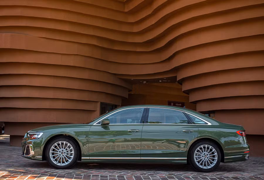 audi-a8l-2022-100-1427-1657292-2542-6152-1657294179.jpg