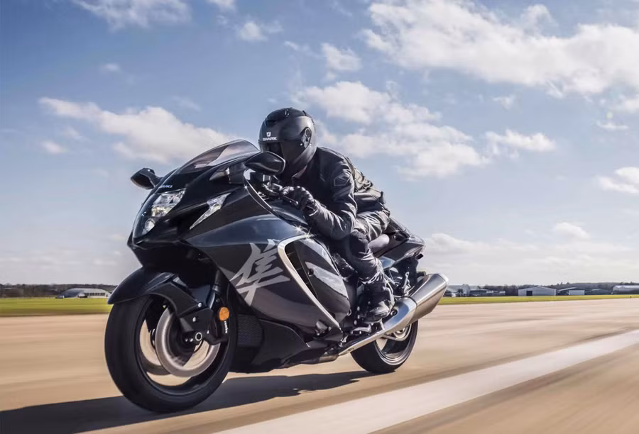 2025-suzuki-hayabusa1.jpg