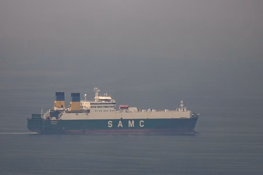 tau-hang-hormuz.jpg