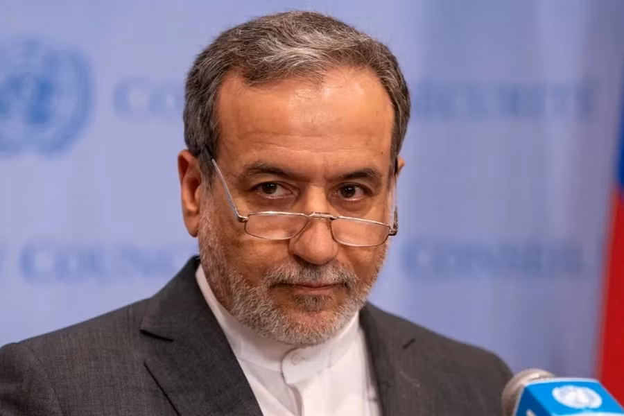 iranafp11zon-edited-177055015130.jpg
