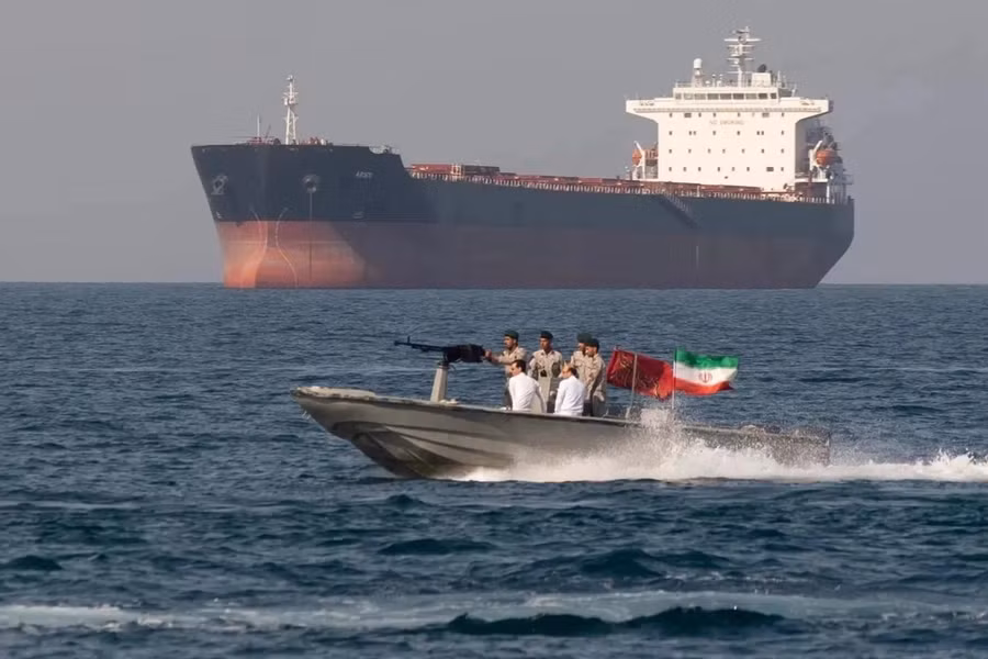 hormuzcnbc11zon-cropped-1775691456013.jpg