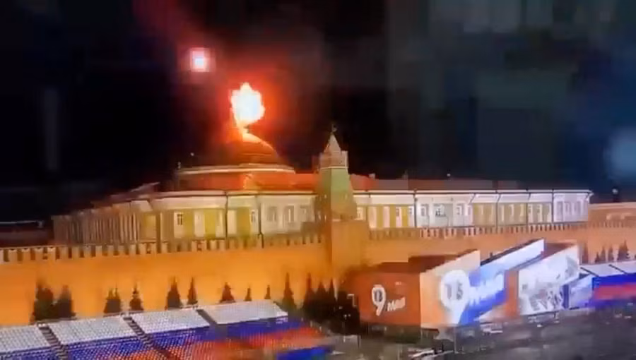 hinh-anh-trich-xuat-tu-mot-video-cho-thay-cuoc-tan-cong-uav-vao-dien-kremlin-anh-ruptly.jpg