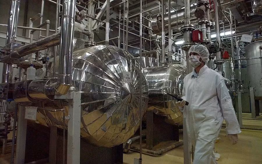 co-so-hat-nhan-iran-2005-co-so-chuyen-doi-urani-iran-uranium-iran-do-bao-ho-hat-nhan-ap.jpg