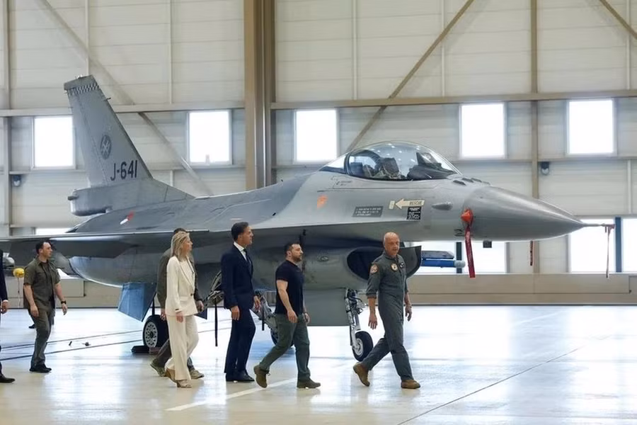 Bên trong một căn cứ quân sự của Hà Lan. Ảnh: Reuters