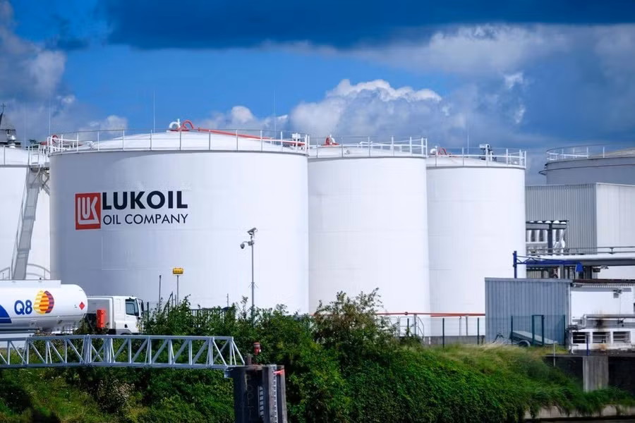 luckoil.jpg