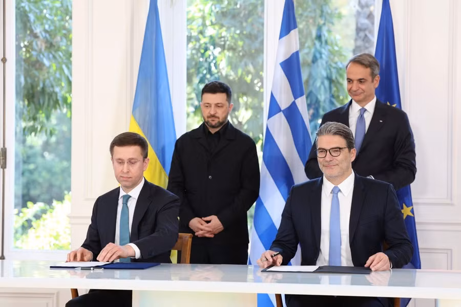 greece-ukraine2-1568x1045.jpg