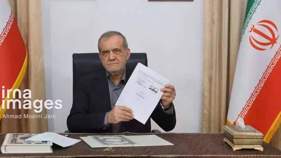 tong-thong-iran-pezeshkian-ky-ban-cung-thoa-thuan-voi-tong-thong-my-trump-ban-ghi-nho-iran-my-thoa-thuan-my-iran-17-6-2026-my-iran-dinh-chien-irna.jpg
