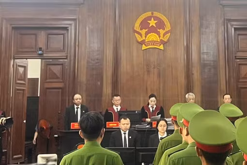 Tuyên án 100 bị cáo làm giả phiếu kiểm nghiệm kẹo Kera, sữa Hiup
