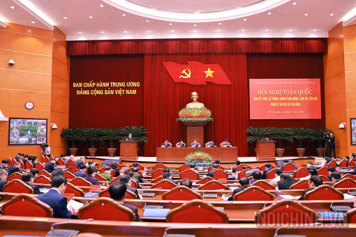 “Lằn ranh” quyền lực - ranh giới không thể bước qua