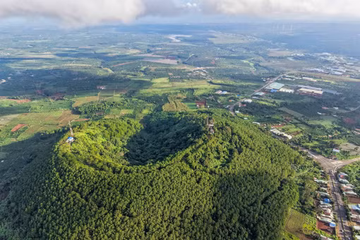 Cao nguyên của những miệng núi lửa 