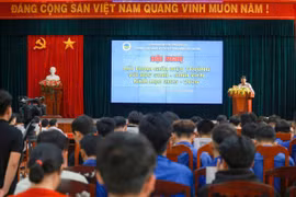 Lãnh đạo Trường CĐ Kỹ thuật Công nghệ Quy Nhơn đối thoại với học sinh, sinh viên