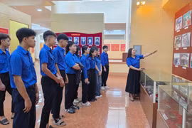 152 thanh thiếu nhi tham quan Bảo tàng Binh đoàn Tây Nguyên tại Quân đoàn 34