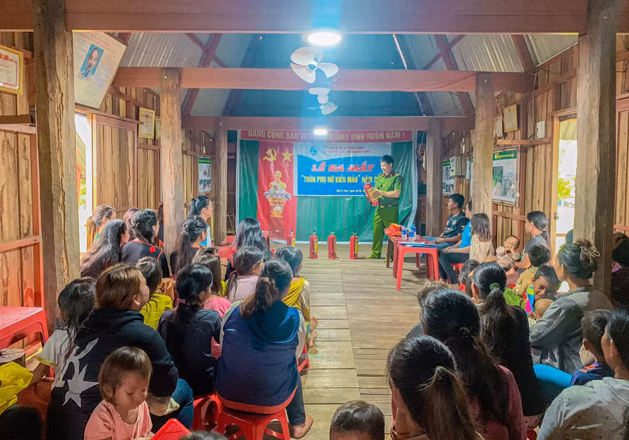 Thôn phụ nữ kiểu mẫu là mô hình khuyến khích, vận động chị em phát triển kinh tế, đảm bảo an ninh trật tự tại địa phương. Ảnh: Minh Châu