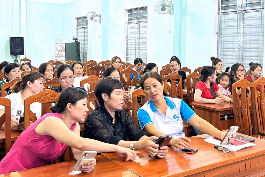 Các cấp Hội Phụ nữ tỉnh Gia Lai thành lập 18 mô hình Tổ phụ nữ ứng dụng công nghệ 4.0, Phụ nữ chuyển đổi số. Ảnh: Minh Châu Các cấp Hội Phụ nữ tỉnh Gia Lai thành lập 18 mô hình Tổ phụ nữ ứng dụng công nghệ 4.0, Phụ nữ chuyển đổi số. Ảnh: Minh Châu