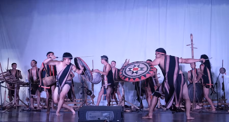 "Mừng chiến thắng"-một tiết mục của đoàn nghệ nhân sẽ biểu diễn tại Lễ hội âm thanh thế giới Jeonju 2023 tại Hàn Quốc. Ảnh: Hoàng Ngọc