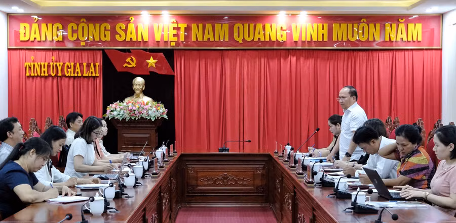 Phó Bí thư Tỉnh ủy Rah Lan Chung khẳng định tỉnh Gia Lai sẽ cố gắng đảm bảo mọi điều kiện, cơ sở vật chất để hội thảo diễn ra thành công. Ảnh: Minh Châu
