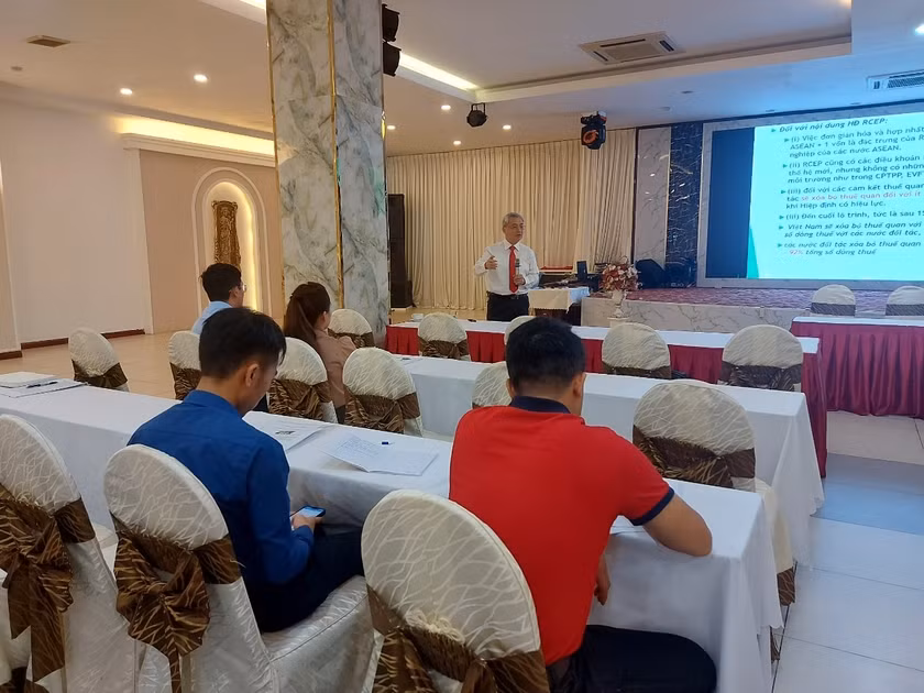 Quang cảnh khóa bồi dưỡng kiến thức, kỹ năng đối ngoại tại TP. Pleiku ngày 12-7-2023. Ảnh: Thiên Di