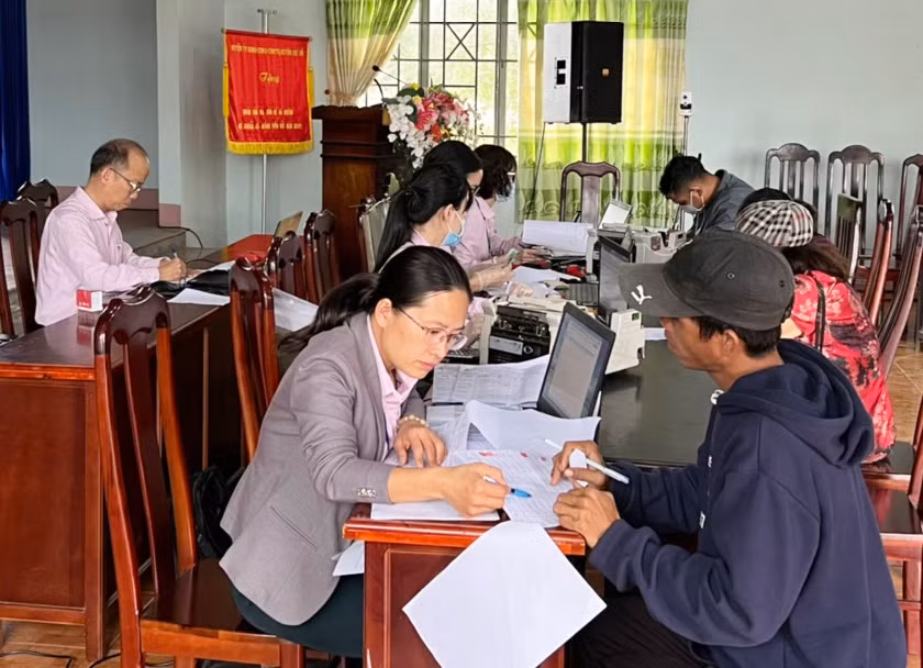 Các điểm giao dịch xã thuộc Phòng Giao dịch Ngân hàng CSXH huyện Chư Sê tạo thuận lợi trong cho vay đối với hộ nghèo, đối tượng chính sách. Ảnh: Sơn Ca. Các điểm giao dịch xã thuộc Phòng Giao dịch Ngân hàng CSXH huyện Chư Sê tạo thuận lợi trong cho vay đối với hộ nghèo, đối tượng chính sách. Ảnh: Sơn Ca.