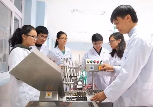 Hoạt động khoa học và công nghệ trong cơ sở giáo dục đại học (Ảnh minh họa)