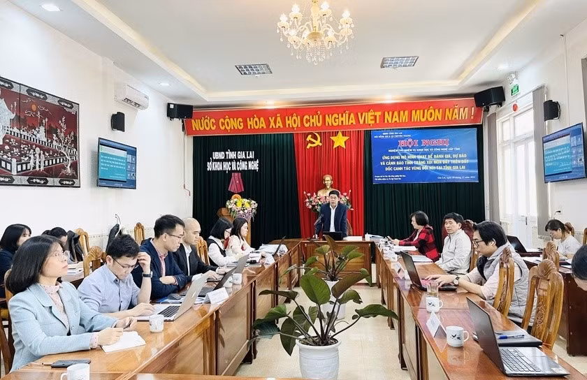 Hội nghị nghiệm thu đề tài “Ứng dụng mô hình Swat để đánh giá, dự báo và cảnh báo tình trạng xói mòn đất trên đất dốc canh tác vùng đồi núi tại tỉnh Gia Lai”. Ảnh: Trần Dung