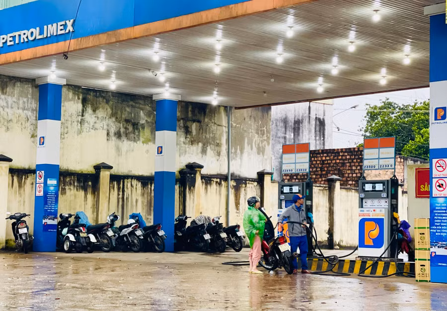 Thanh tra chuyên ngành góp phần hướng dẫn các cá nhân, đơn vị kinh doanh thực hiện đúng quy định của pháp luật về tiêu chuẩn đo lường chất lượng. Ảnh: Mai Ka