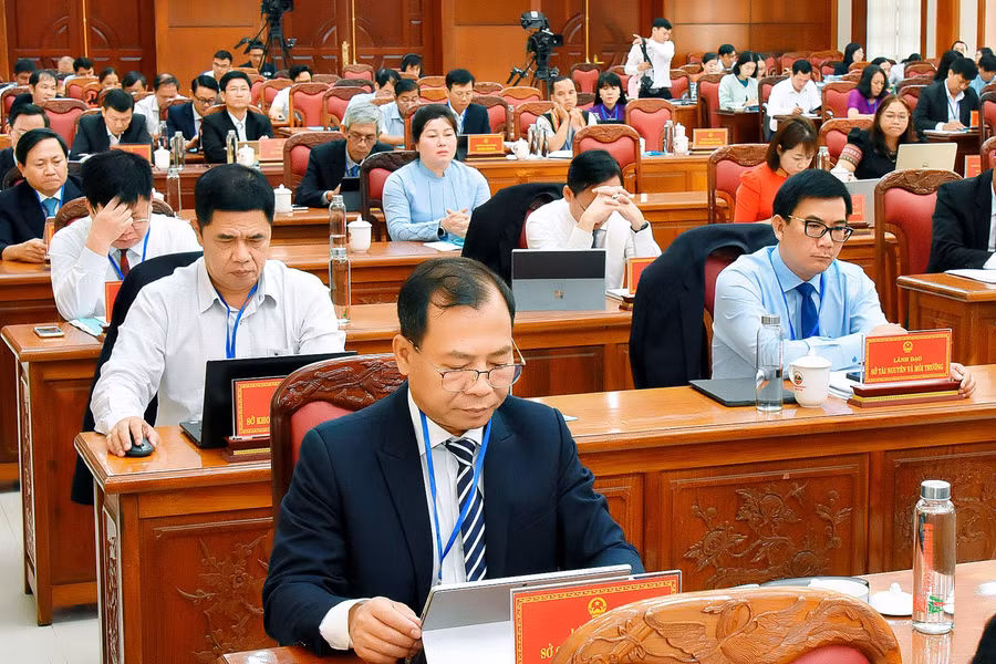 Các đại biểu tham dự kỳ họp. Ảnh: Đ.T