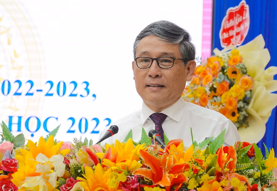 Giám đốc Sở GD-ĐT Lê Duy Định phát biểu chỉ đạo tại hội nghị. Ảnh: Mộc Trà