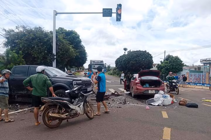 Hiện trường vụ tai nạn. Ảnh: K.P Hiện trường vụ tai nạn. Ảnh: K.P