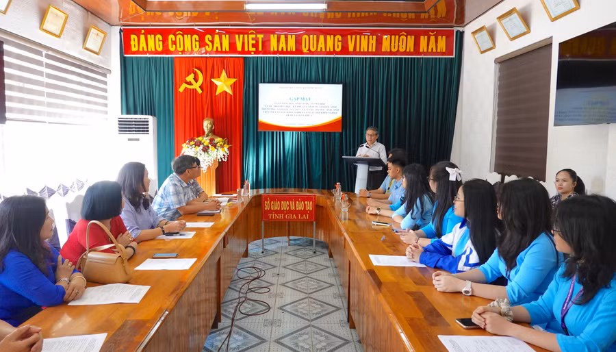 Quang cảnh buổi gặp mặt, tuyên dương. Ảnh: Mộc Trà