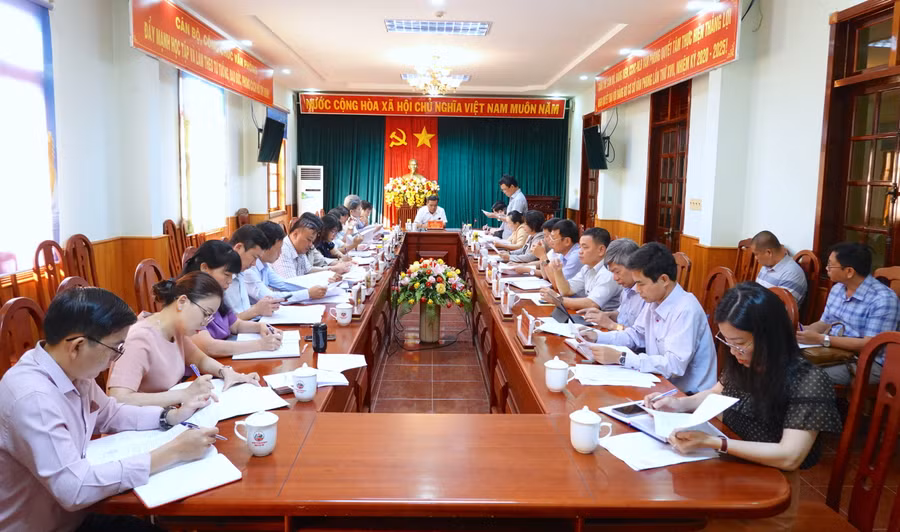 Quang cảnh phiên họp. Ảnh: Mộc Trà