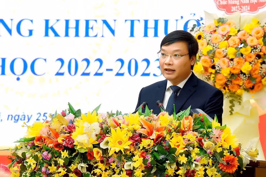 Chủ tịch UBND tỉnh nhấn mạnh: Năm học 2023-2024 là mốc quan trọng để ngành Giáo dục khẳng định chất lượng và hoàn thành các mục tiêu của ngành cho giai đoạn 2020-2025. Ảnh: Đức Thụy