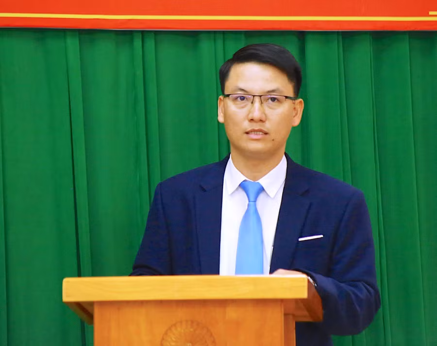 Tân Thư ký Bí thư Tỉnh ủy Nguyễn Văn Đông phát biểu nhận nhiệm vụ. Ảnh: Mộc Trà