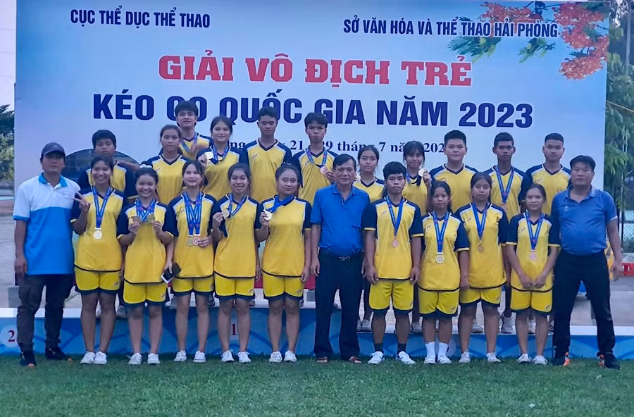 Đoàn VĐV Gia Lai giành được 2 huy chương vàng, 2 huy chương bạc và 10 huy chương đồng tại Giải vô địch trẻ Kéo co quốc gia năm 2023. Ảnh: Trường Phong Đoàn VĐV Gia Lai giành được 2 huy chương vàng, 2 huy chương bạc và 10 huy chương đồng tại Giải vô địch trẻ Kéo co quốc gia năm 2023. Ảnh: Trường Phong