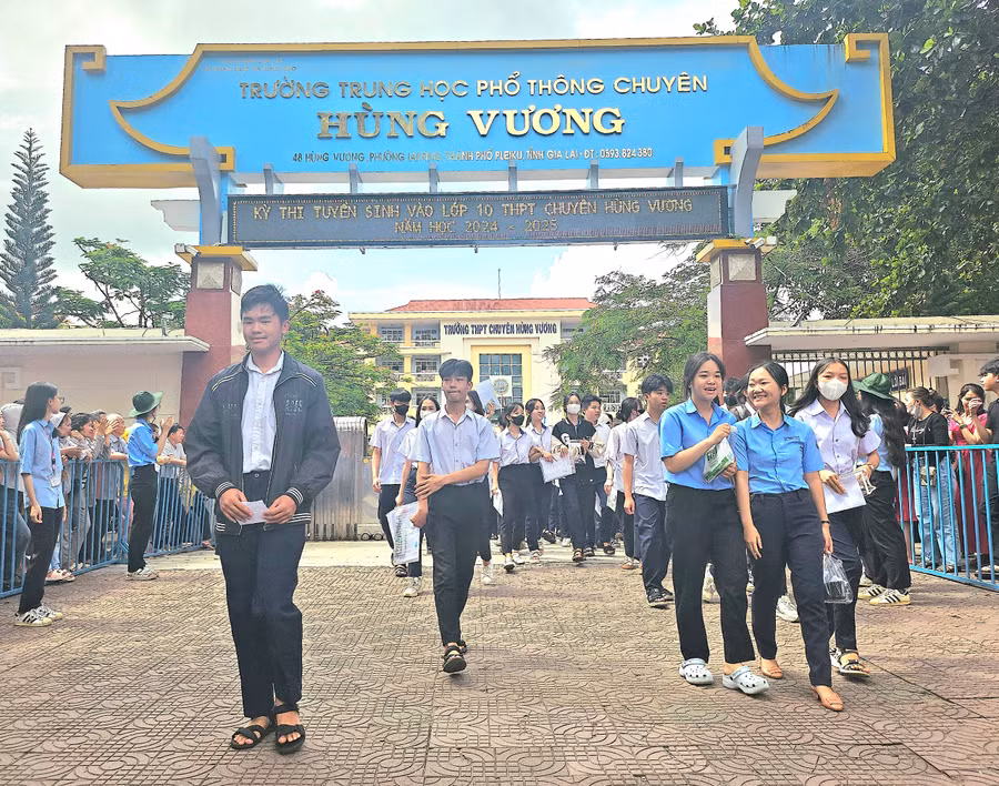 Sau khi thông báo điểm thi, Hội đồng thi Sở GD-ĐT sẽ tiếp nhận đơn phúc khảo các bài thi của thí sinh, tiến hành chấm phúc khảo và công bố kết quả theo quy định. Ảnh: Mộc Trà