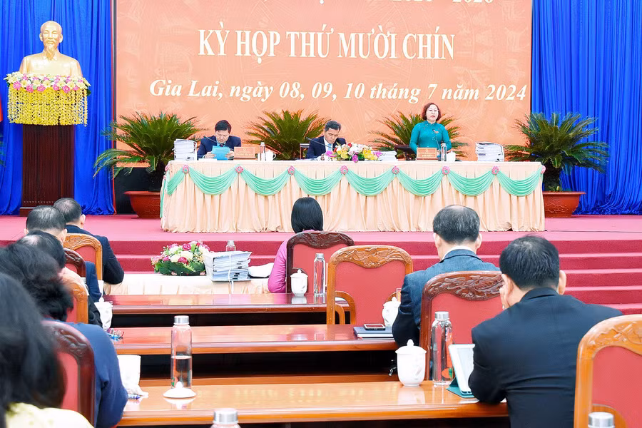 Quang cảnh kỳ họp thứ 19, HĐND tỉnh Gia Lai khóa XII. Ảnh: Đ.T