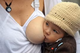 Cho con bú càng lâu, rủi ro ung thư tử cung càng giảm