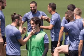 Những câu lạc bộ từng gặp phải "lời nguyền" Champions League