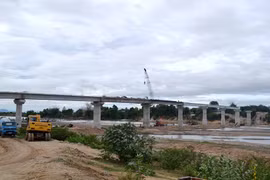 "Nhịp cầu nối những bờ vui"