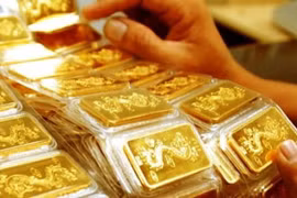 Giá vàng hôm nay 10/5: Nín thở chờ đợi, vàng tăng tiếp