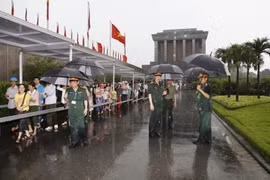 Hơn 45.000 lượt khách vào Lăng viếng Chủ tịch Hồ Chí Minh