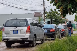 Trưởng đoàn đại biểu Quốc hội tổ chức tiệc cưới cho con 3 ngày liền