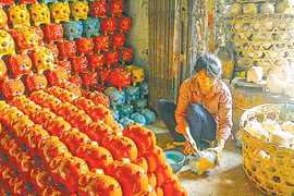 Nghề làm heo đất