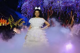 Thanh Hằng làm "công chúa vedette" trong show diễn cổ tích The Princess