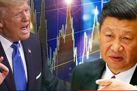 Donald Trump đốt lửa: Cú chấn động, toàn cầu chìm trong giông tố